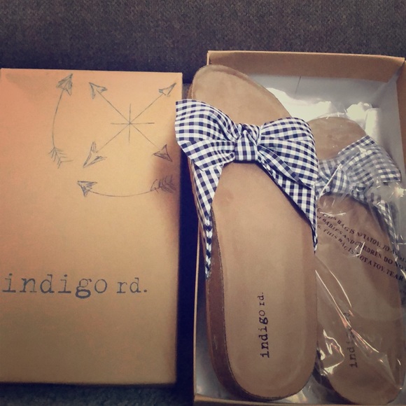 Flip Flops - Picture 1 of 6